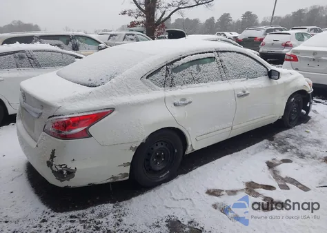 2015 Nissan Altima 2.5 S из США, поврежденный, VIN 1N4AL3AP4FN306922